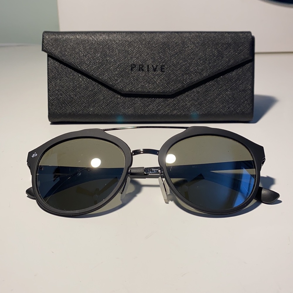 PRIVÉ Flash Lens Sunglasses NWOT